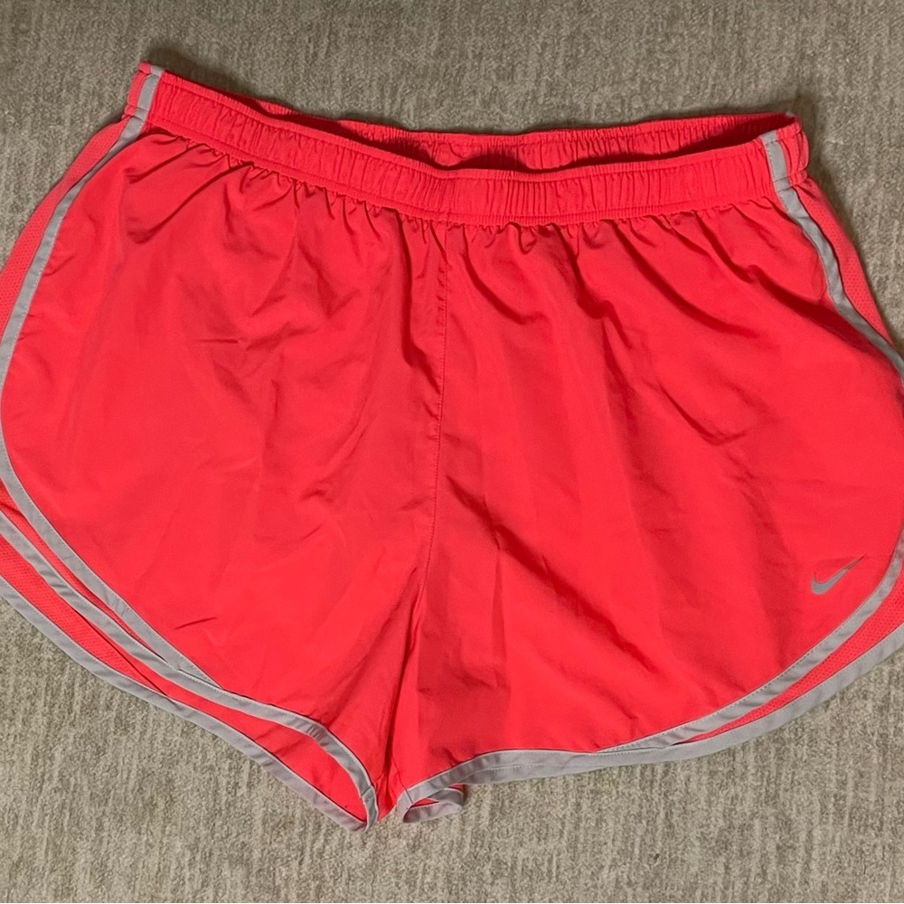 Women's Nike Dry Tempo Running Short